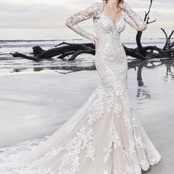 Sottero and Midgley Wedding Gown Size 8 in Ivory Over Nude - Picture 1 of 12